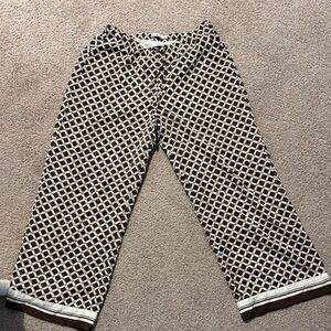 Abercrombie & Fitch Black and White Patterned Pants- petite medium